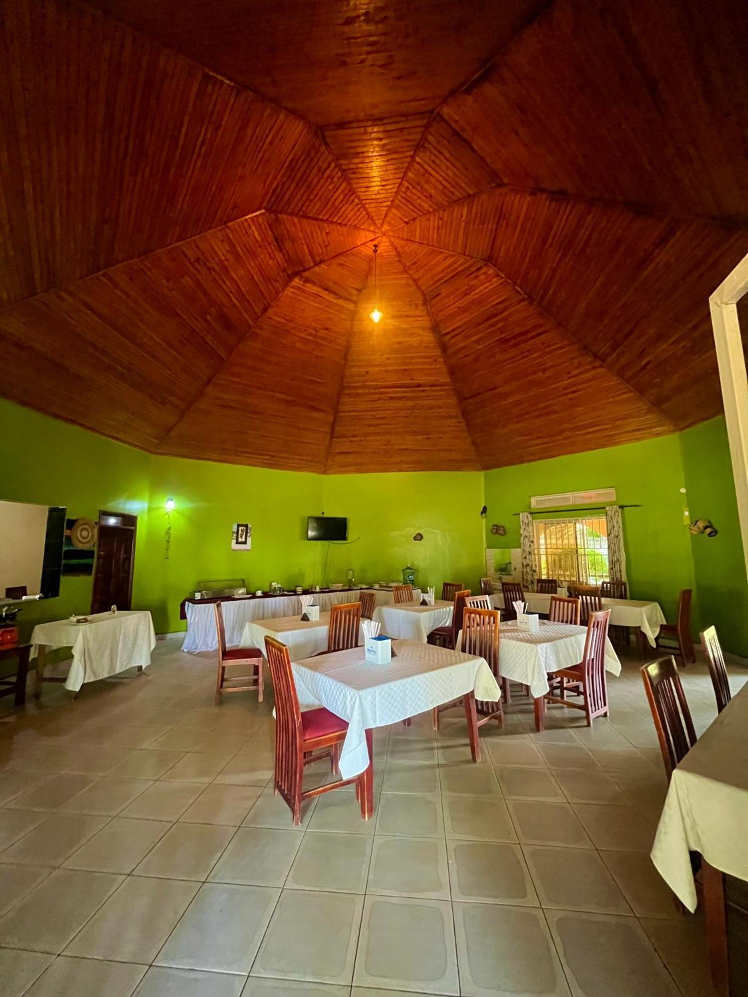 Lavic Country Resort Adjumani Экстерьер фото