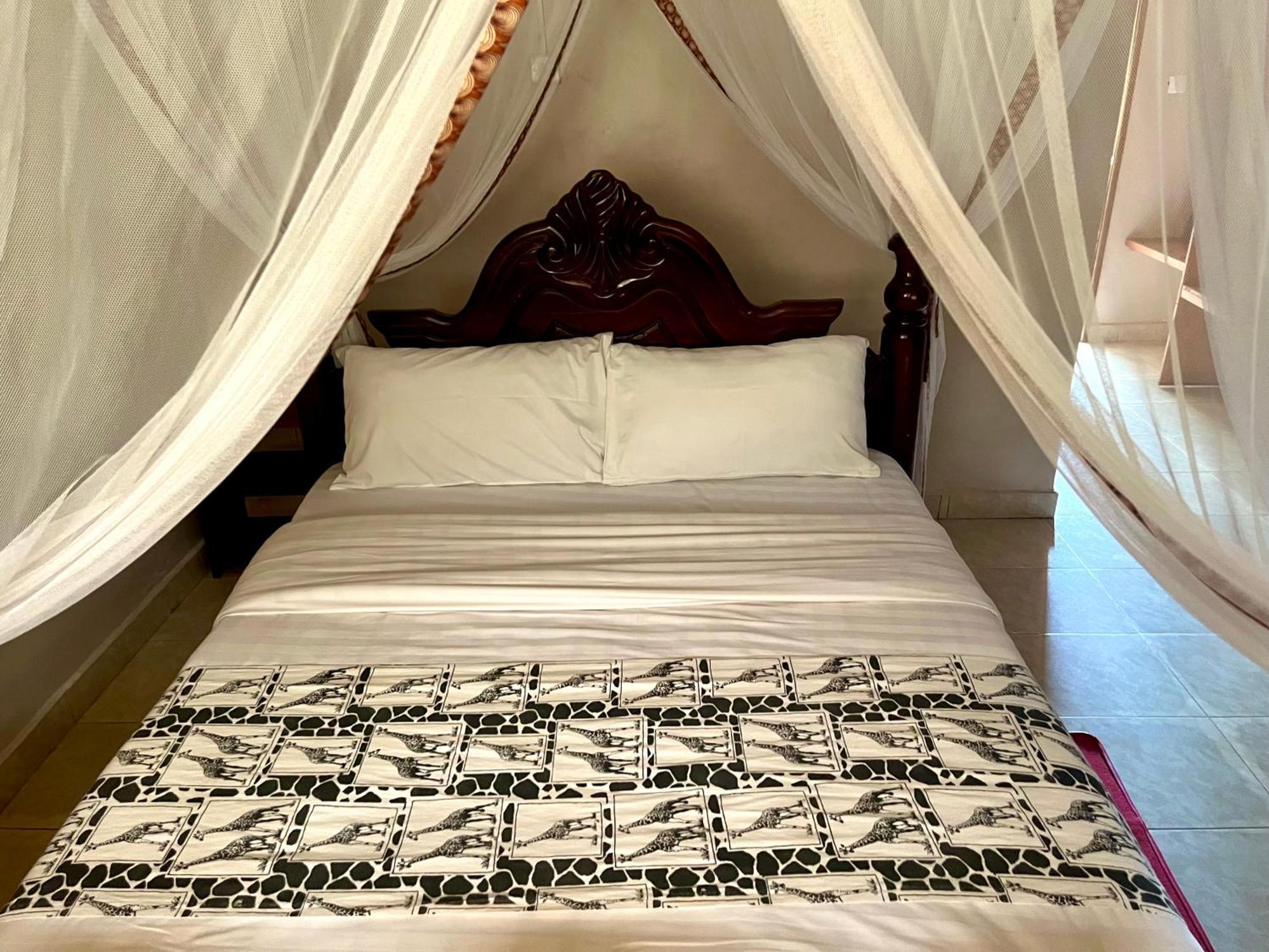 Lavic Country Resort Adjumani Экстерьер фото