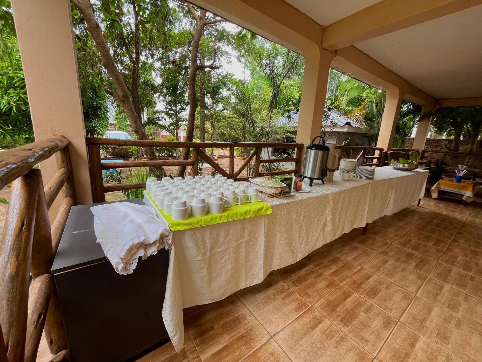 Lavic Country Resort Adjumani Экстерьер фото